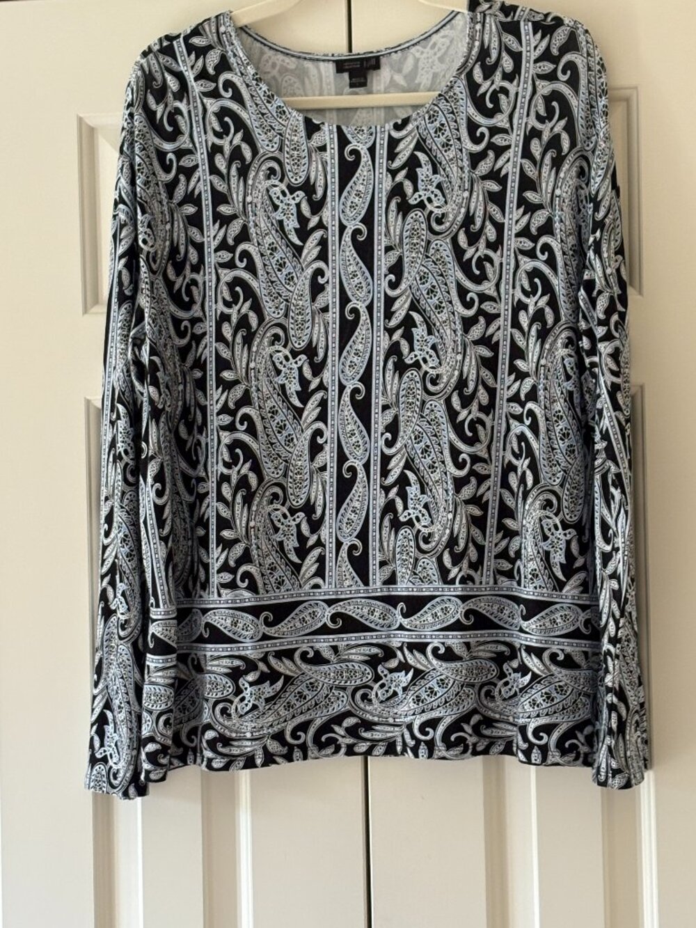 J. Jill Wearever Collection Black & Blue Paisley Top  Sz L